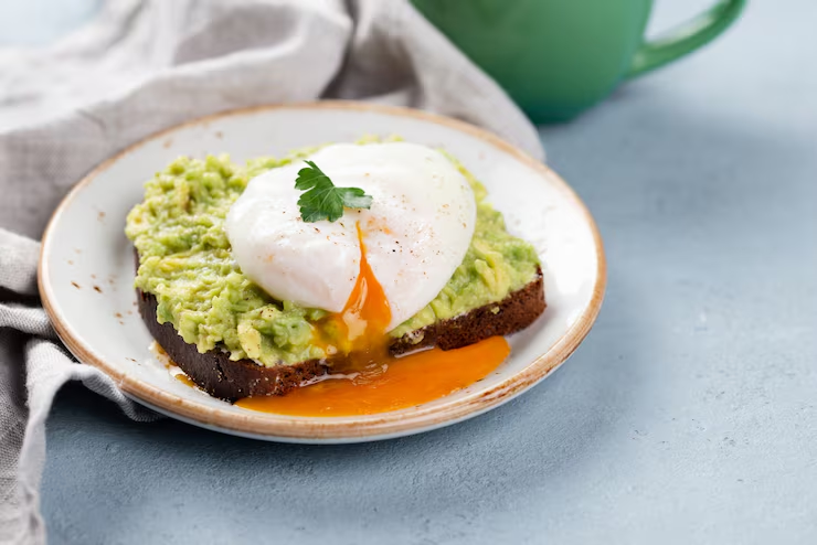High-Protein Egg-White Veggie Omelet with Avocado