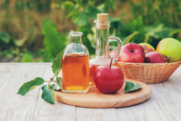 Lemon Balm & Apple Cider Vinegar Tonic